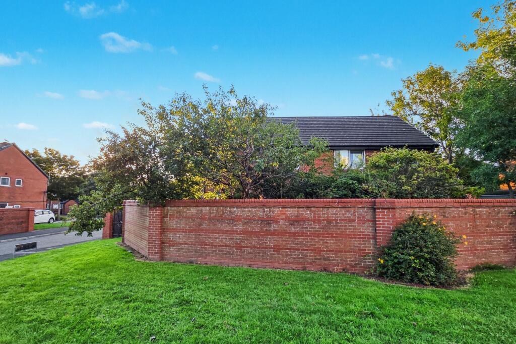 2 Irvine Close, Bispham, Blackpool, Lancashire, FY2 0XZ