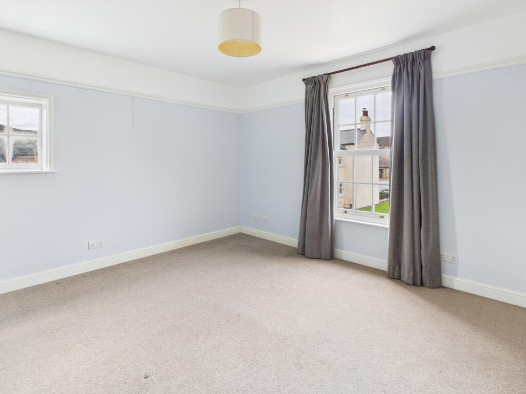 CAM02519G0-PR0349-STILL017