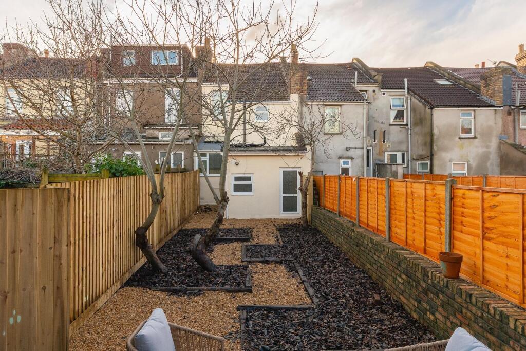 2R1RGK - External E.jpg