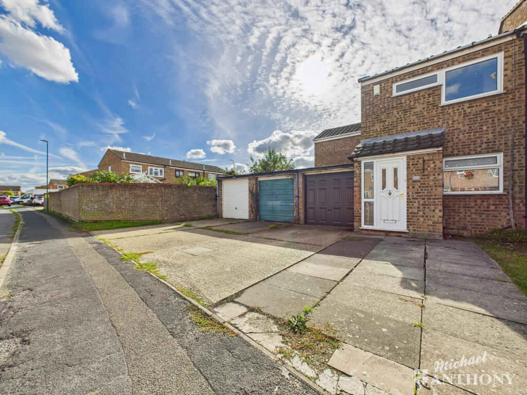 CAM03852G0-PR0433-STILL011