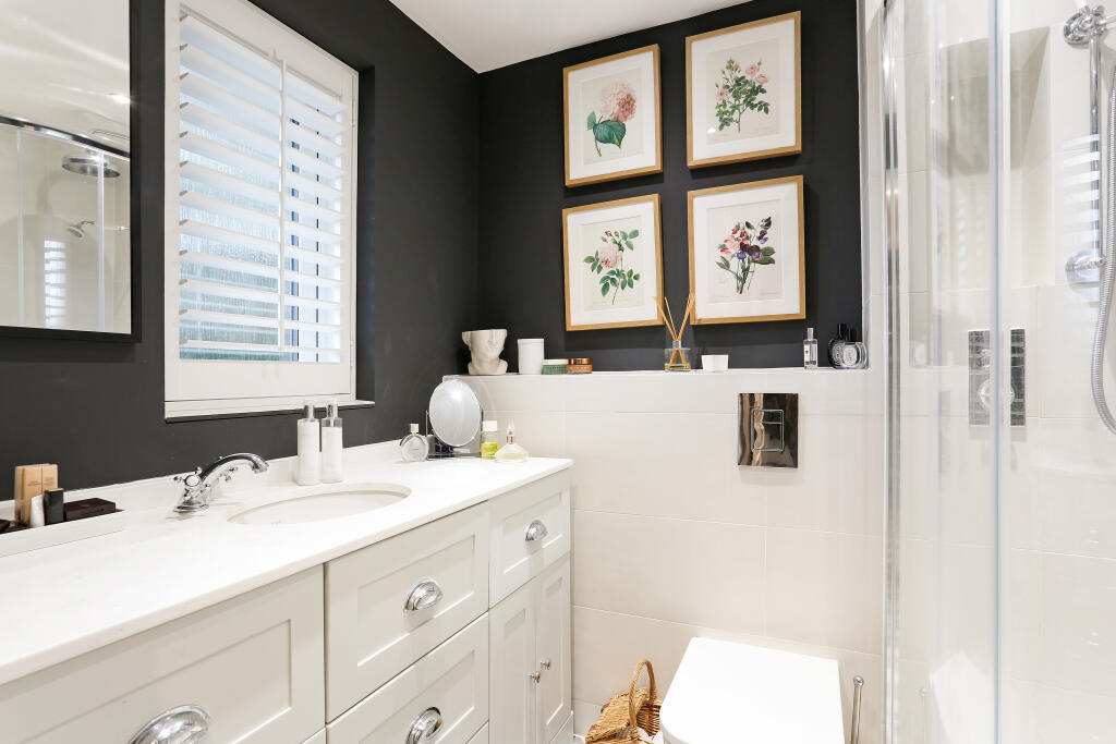 Flat 7, Carrara Whar