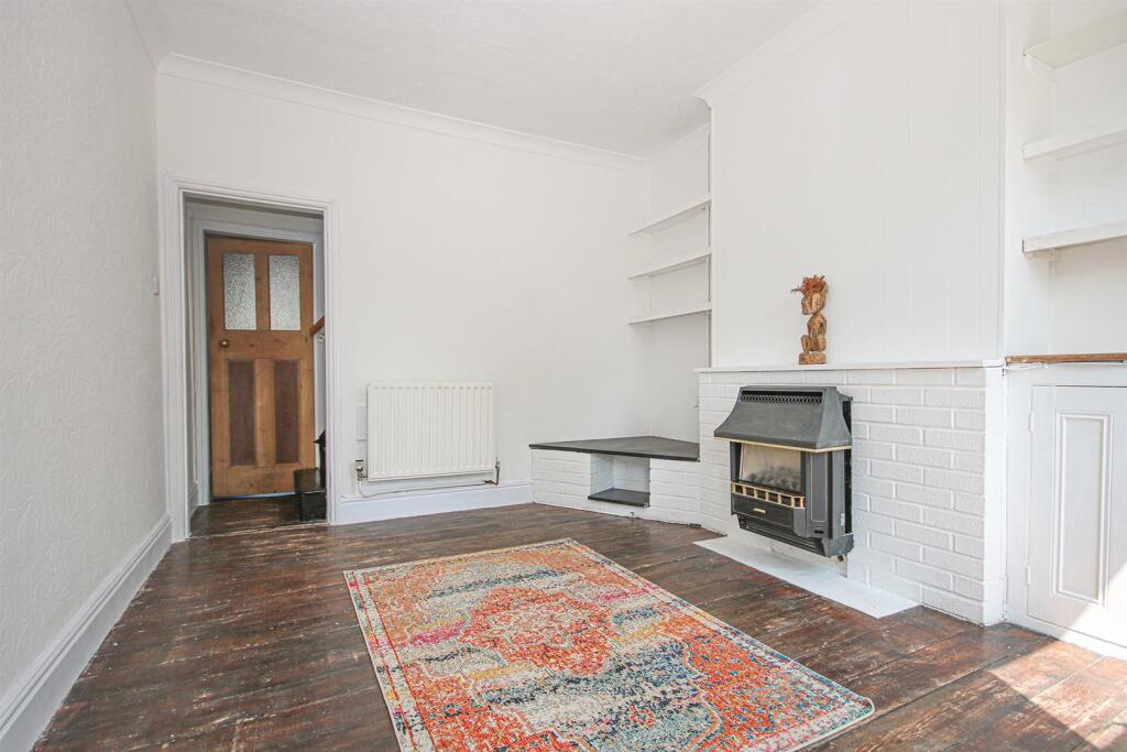 Living Room2.jpg