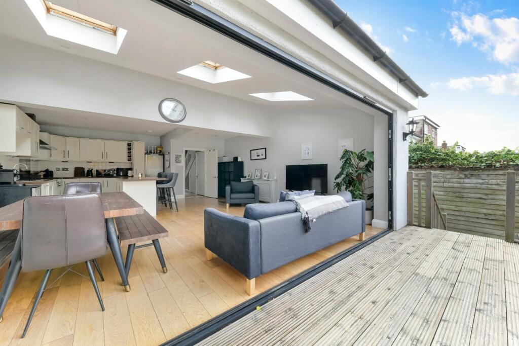 CASTLE AVENUE,  EXTERNALS (9).jpg