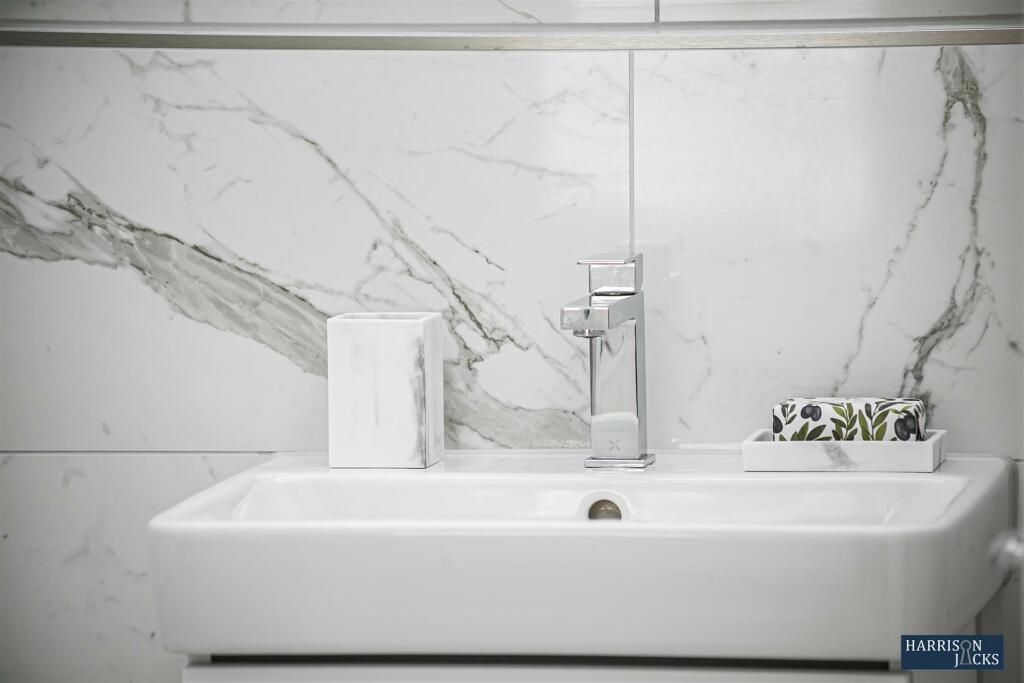 Bathroom Close Up 2.jpg