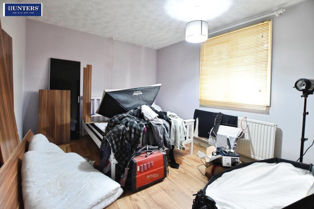 Bedroom 2/ Dining Room