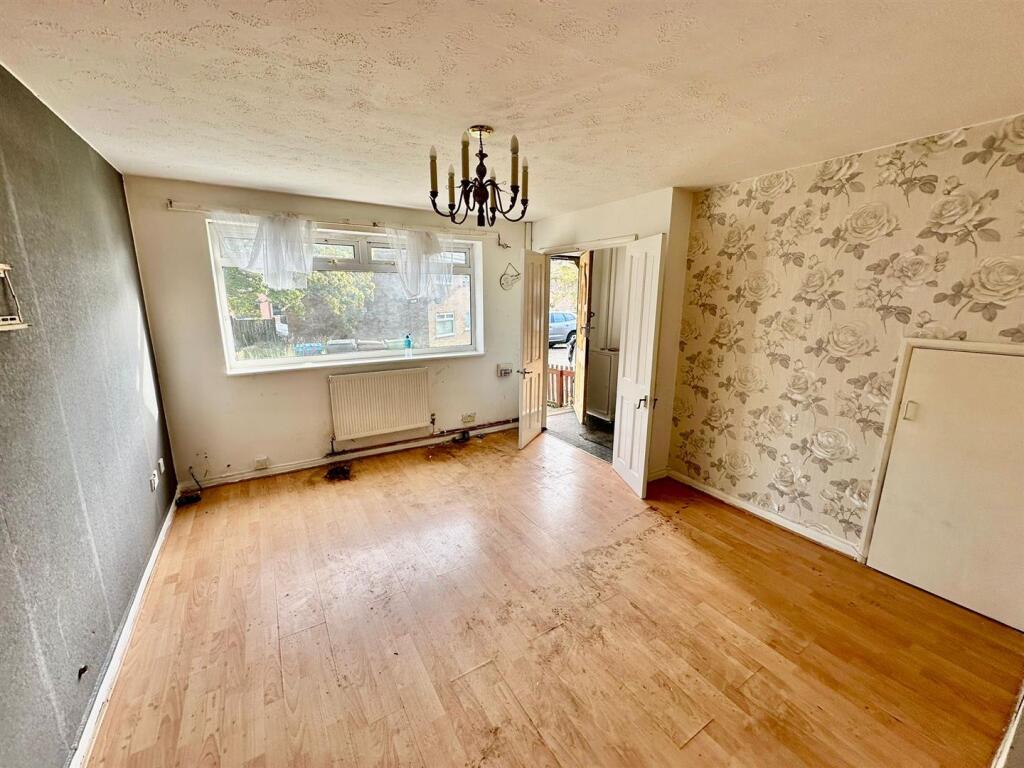 WhatsApp Image 2025-09-29 at 13.08.32_d81fe5c2.jpg