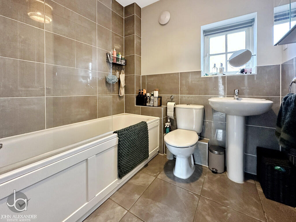 20251101_10011660...