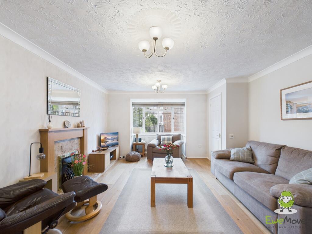 EweMove Estate Agents Basingstoke - Wood Close - L