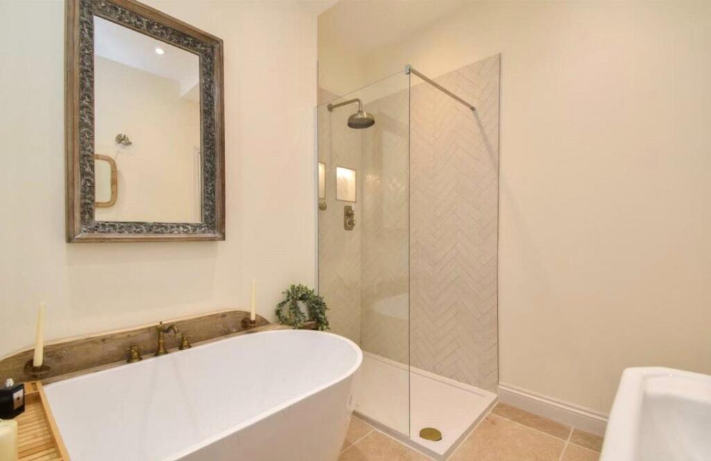 Bathroom/Shower/Wc