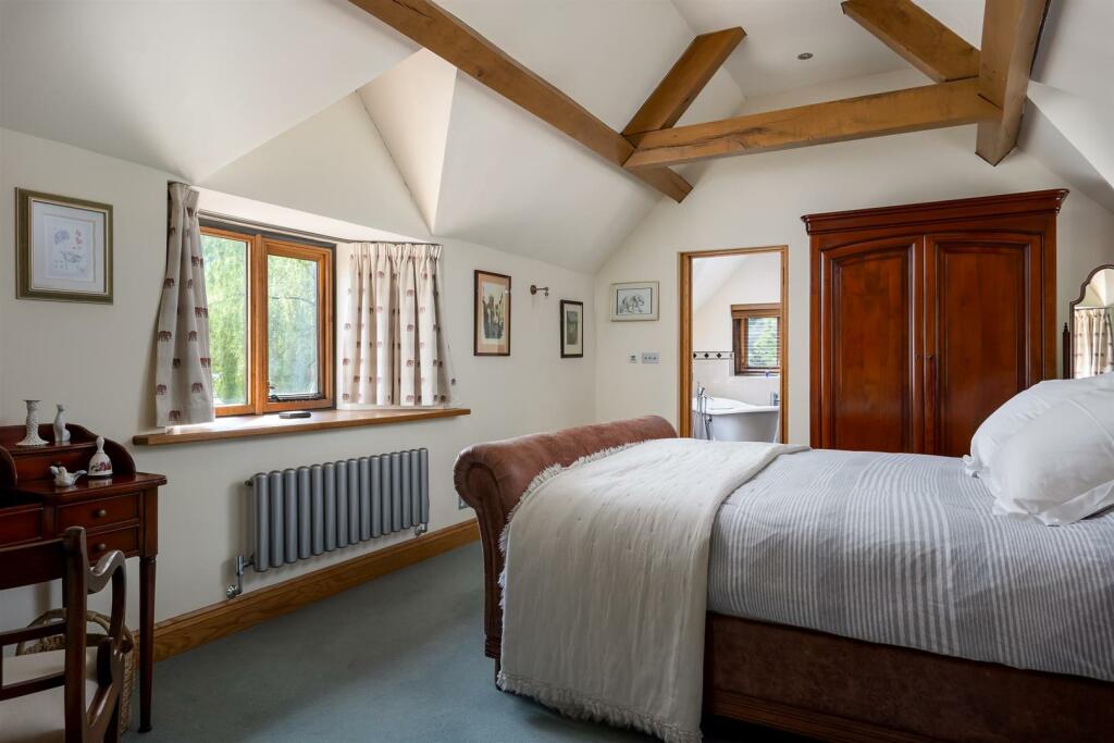 20 - Brecon House - GL53 9NE - Web.jpg