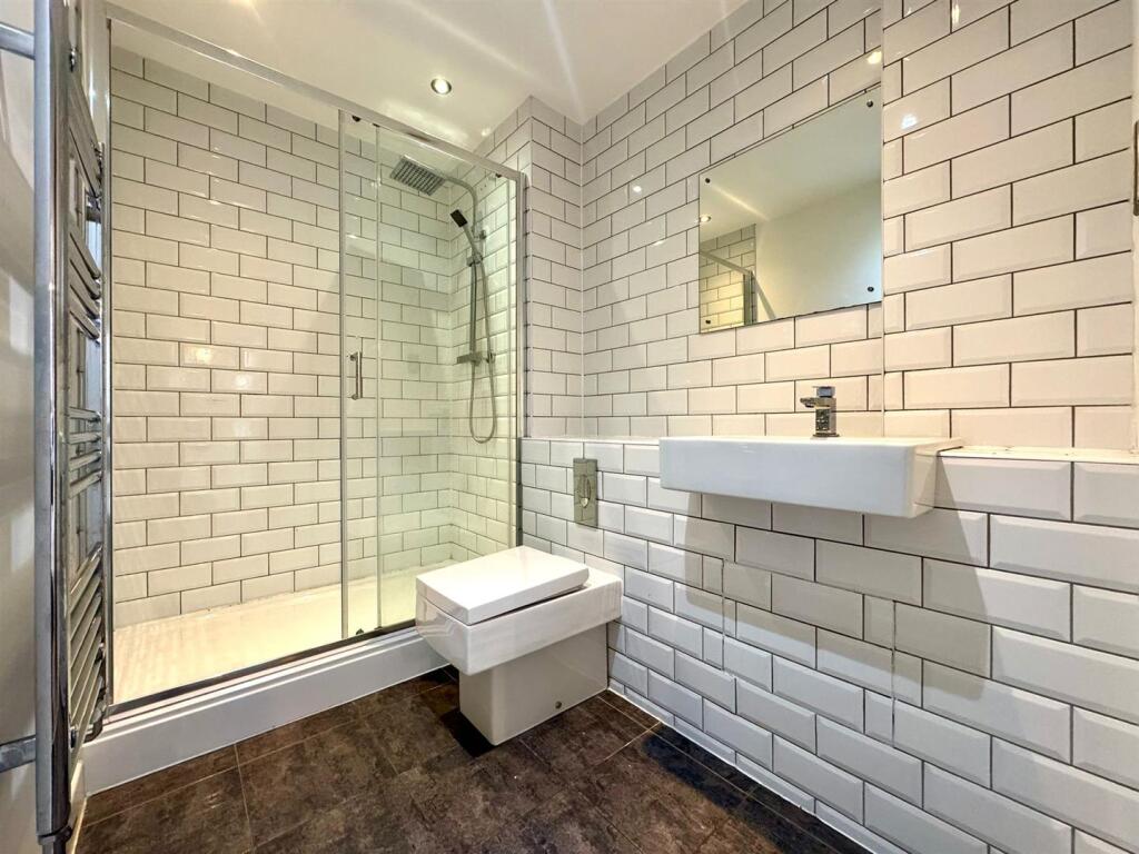Ensuite.jpeg