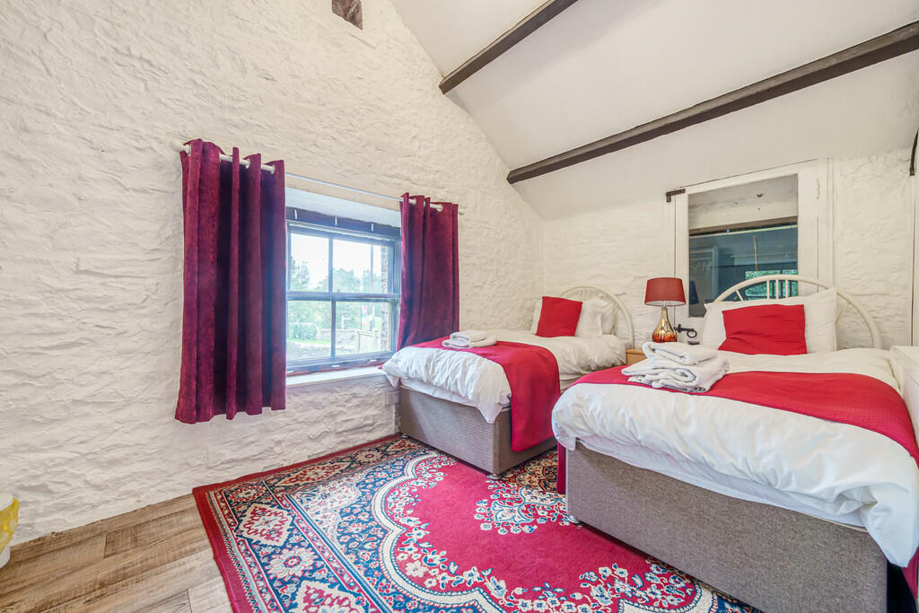 Heron Cottage Bed...