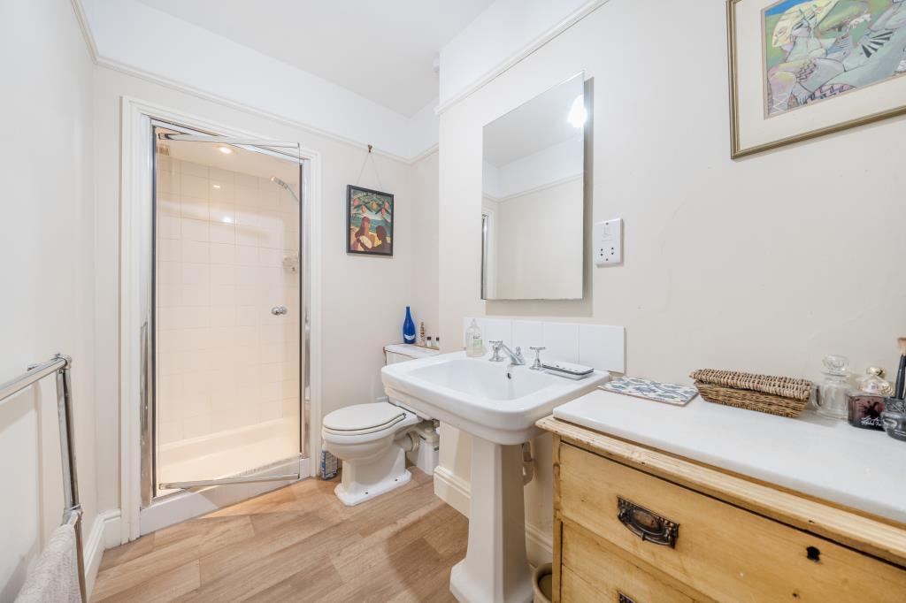 Bedroom 1 ensuite