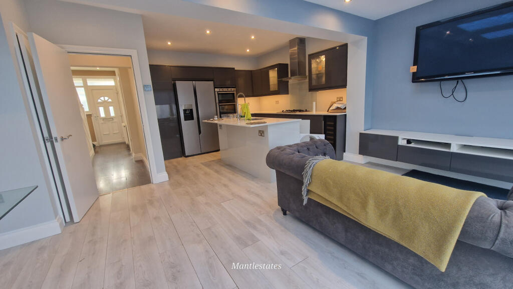 KITCHEN LOUNG DINER