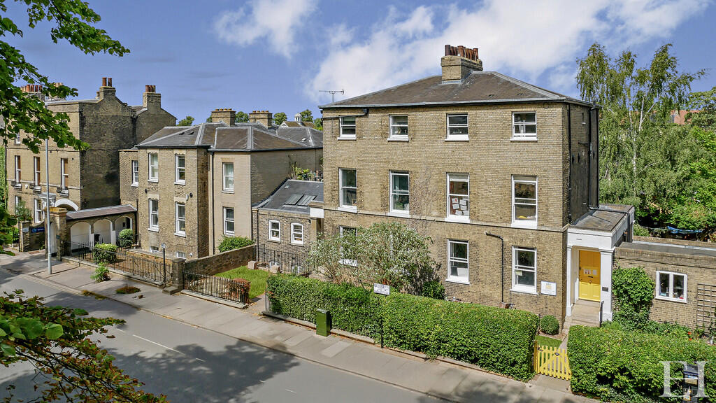 8657095-exteriorW...