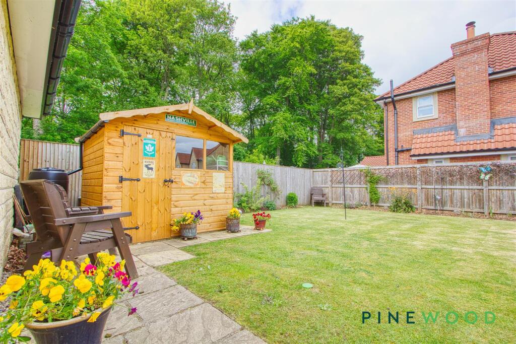 GARDEN SHED