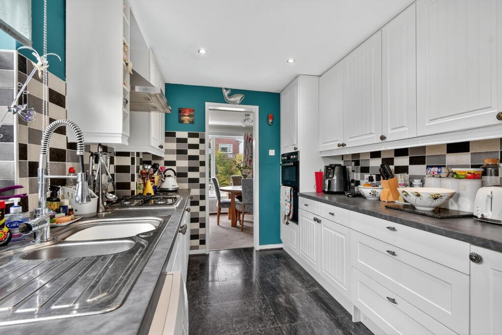 Kitchen (2)