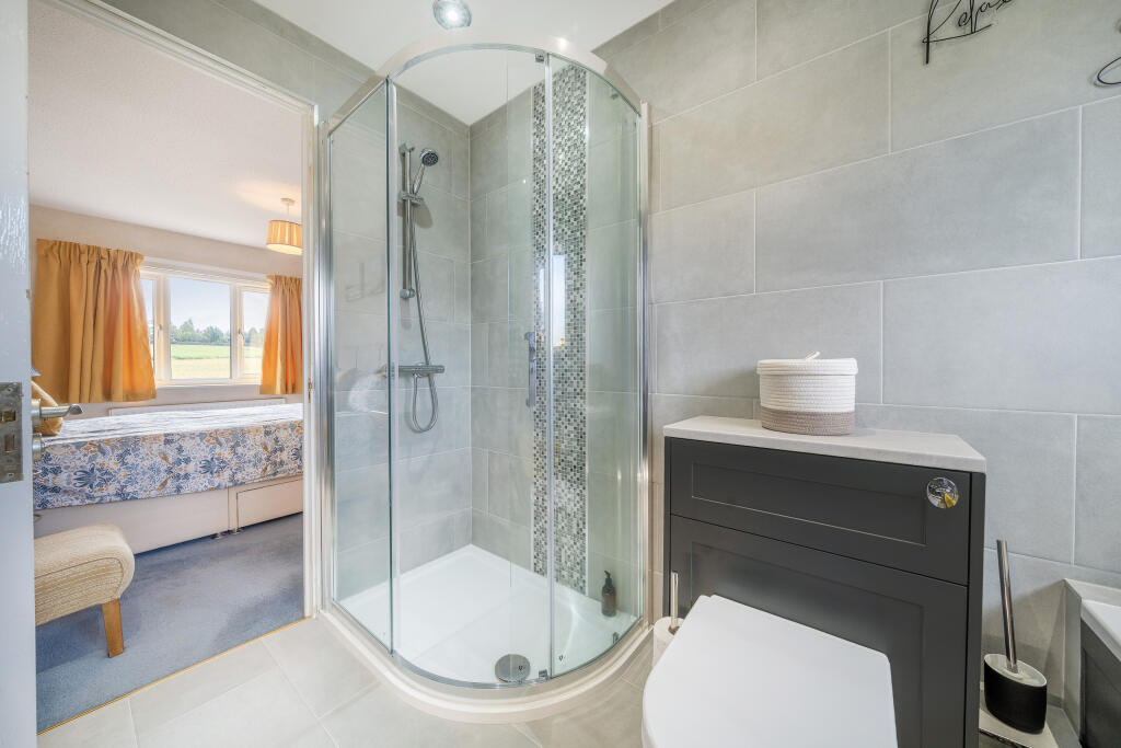 Ensuite Bathroom