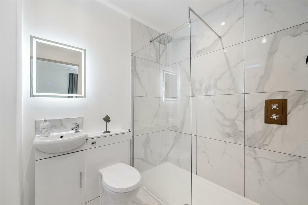 En-suite shower room