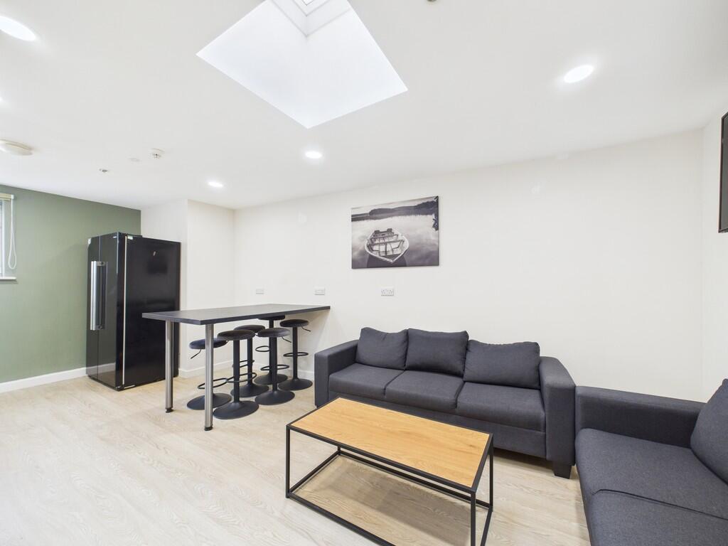 Kitchen / Lounge