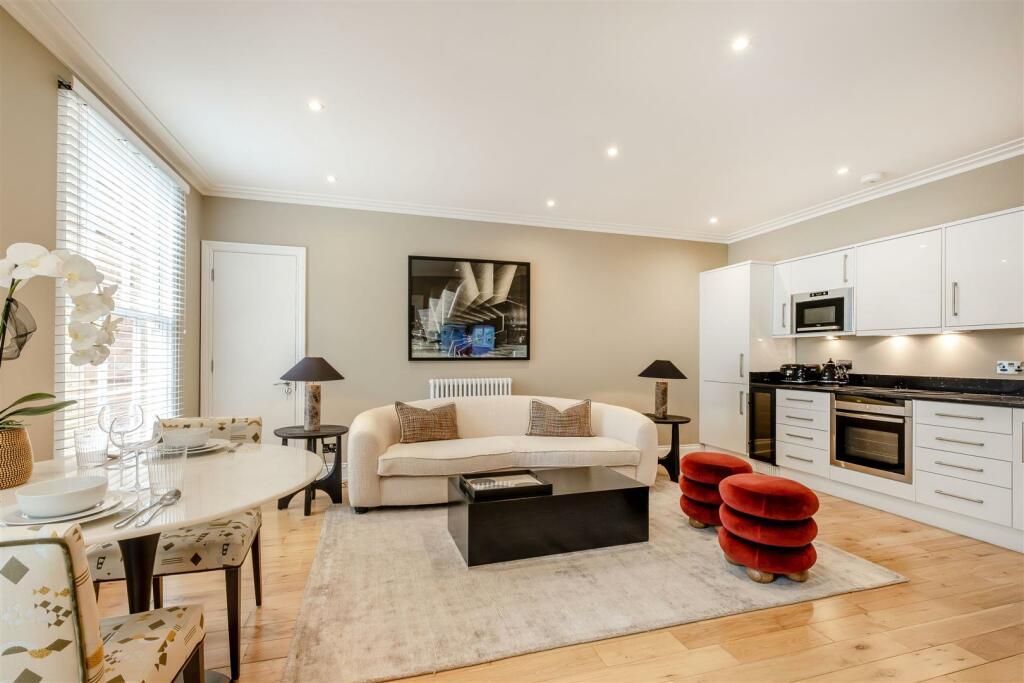 8515327-interior01.jpg