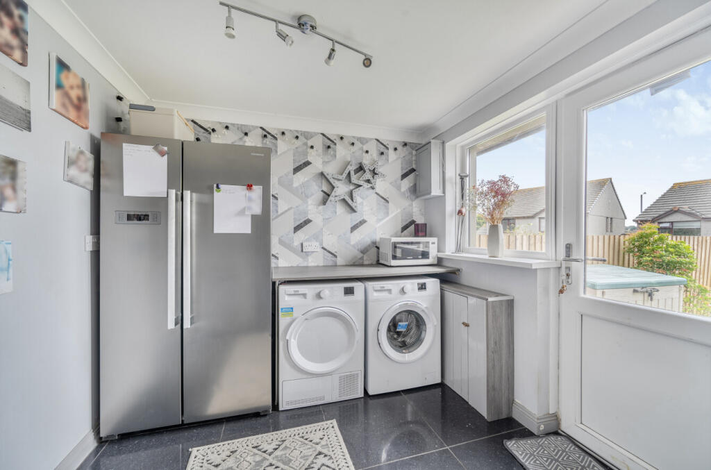 1341728-11-68a46c...