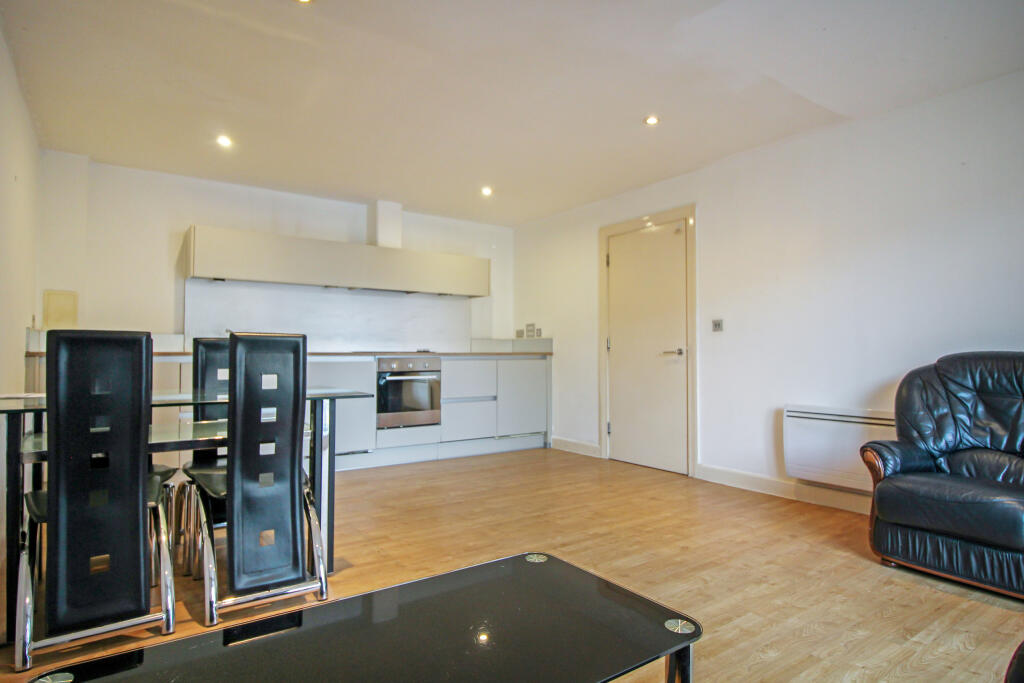 Lounge-Kitchen.JPG