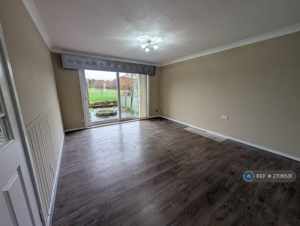 Living Room (Photo 1)