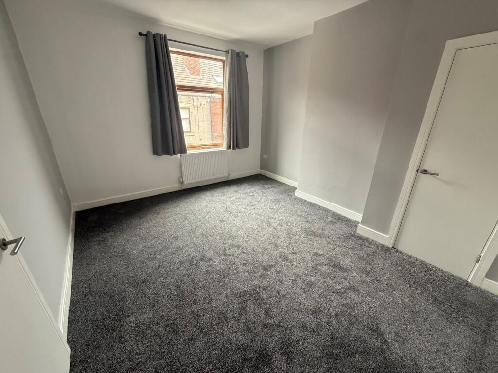 Master bedroom (2)