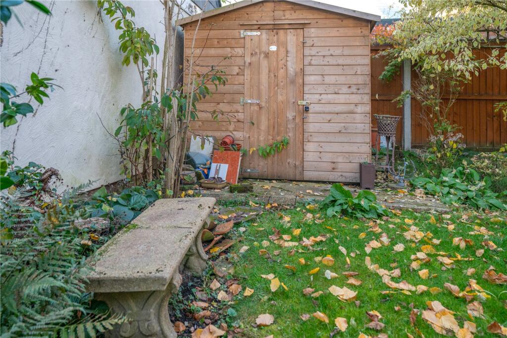 Garden Bench/Shed