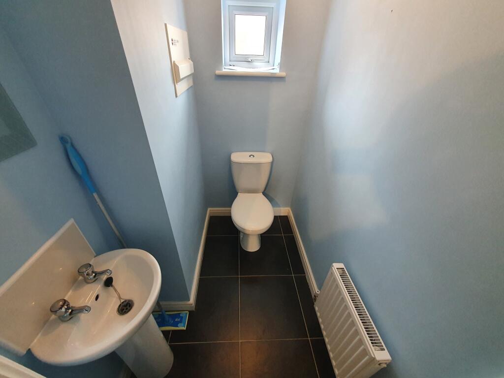 Cloakroom/wc