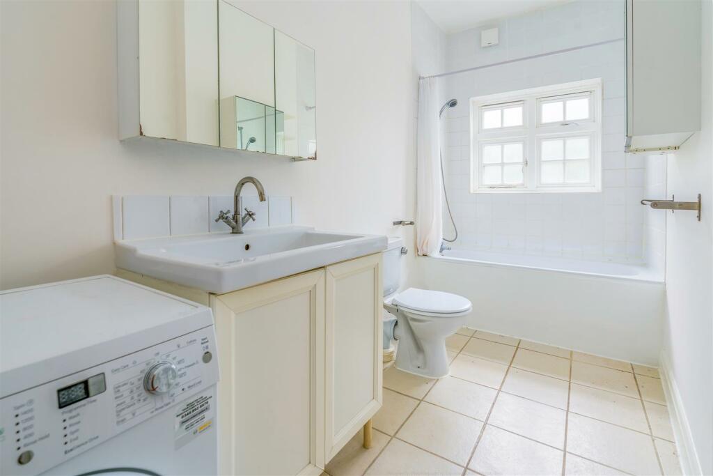 Bathroom - Photo 1.jpg