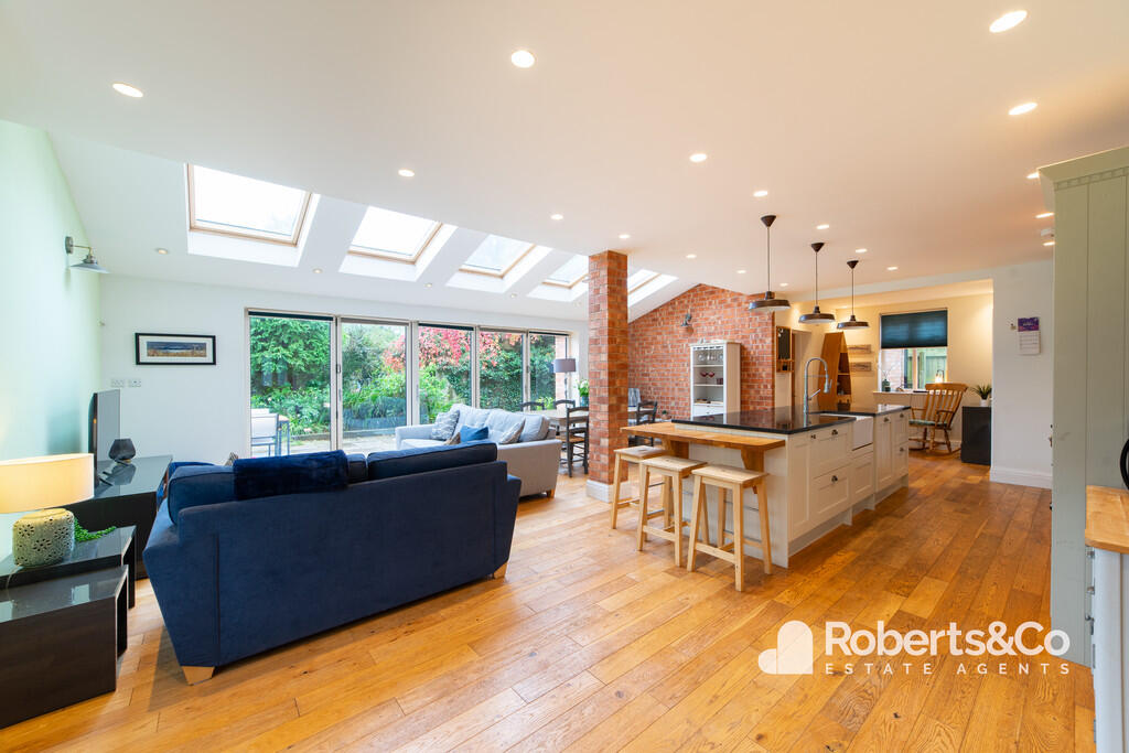 Open Plan Family ...