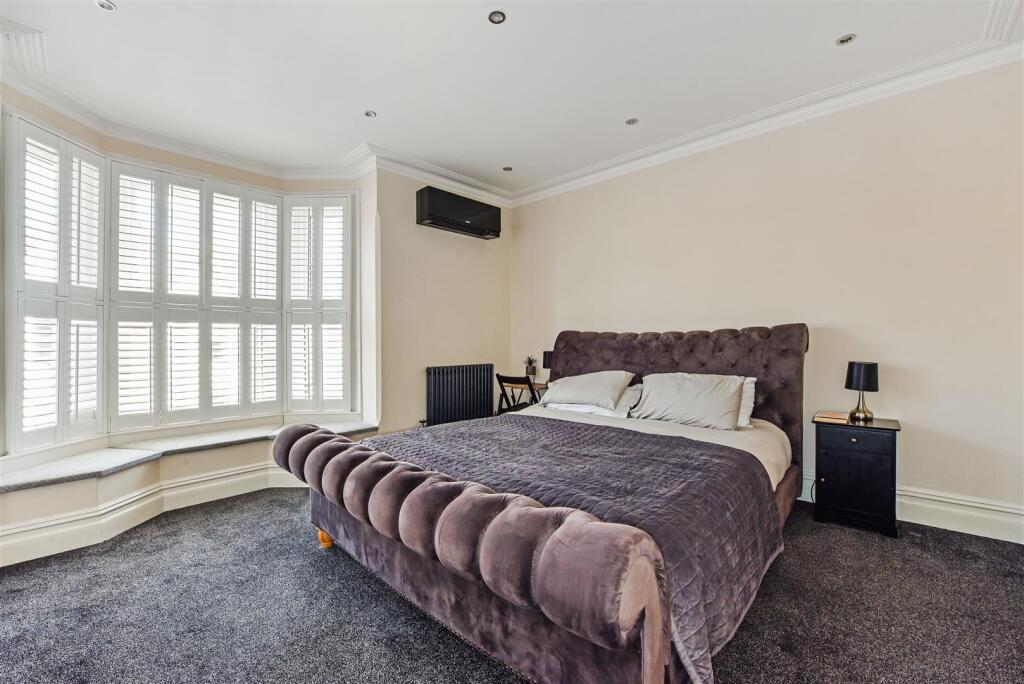 Master Bedroom.jpg