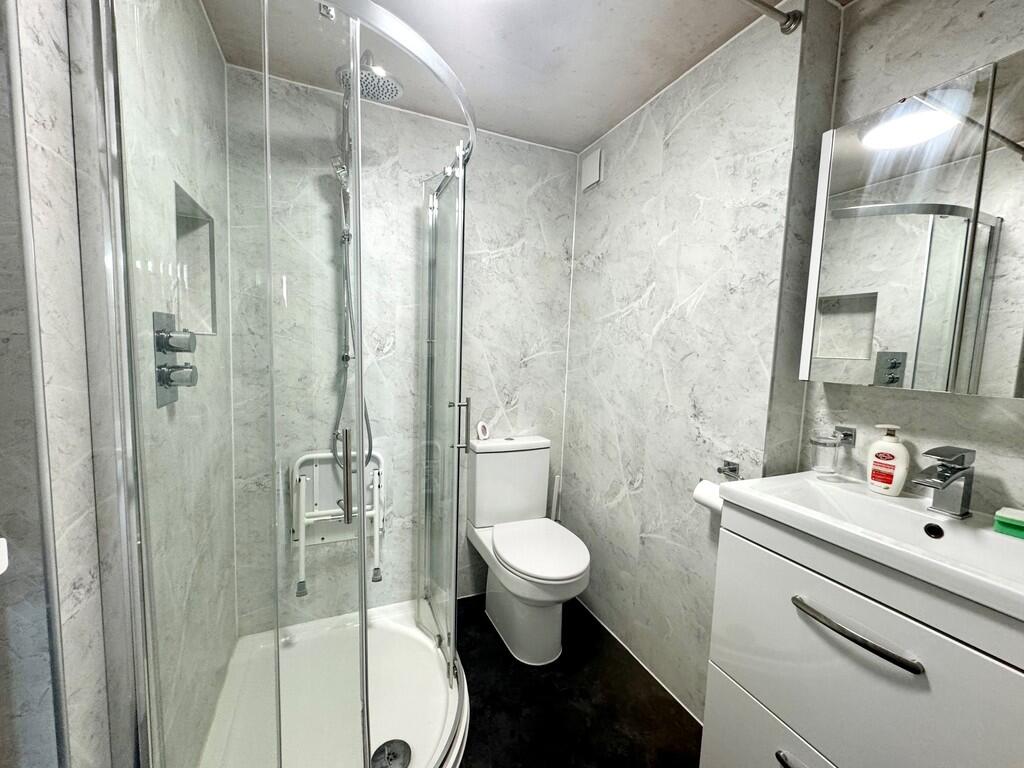 43 Satanita Road ...