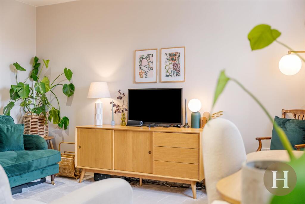 Hadleigh Estate Agents-9.jpg