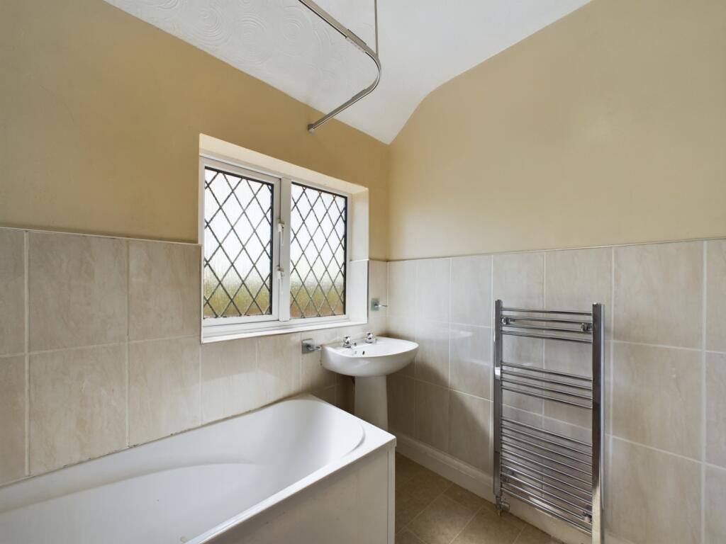 CAM02386G0-PR0060-STILL022