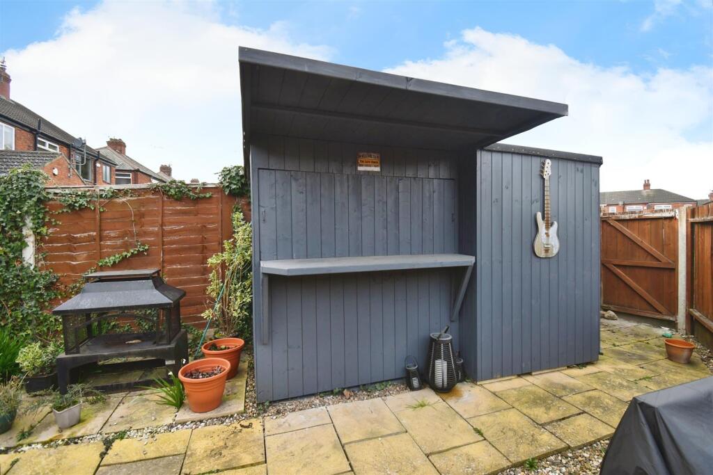Rear external