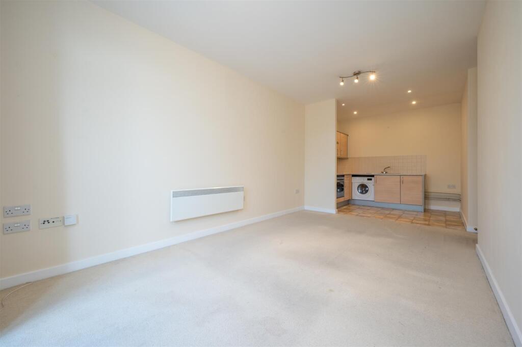 Open Plan Lounge/Kitchen