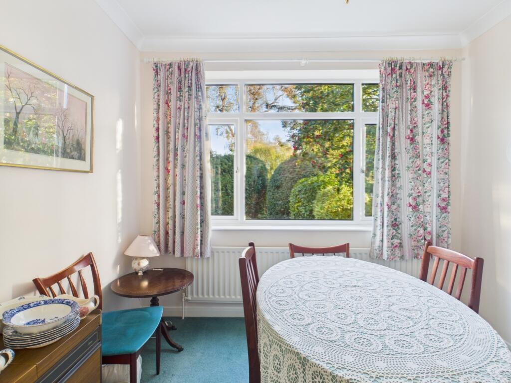 CAM03293G0-PR0250-STILL009