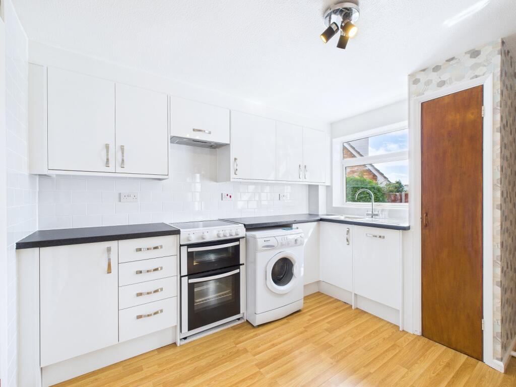 CAM01909G0-PR0398-STILL018