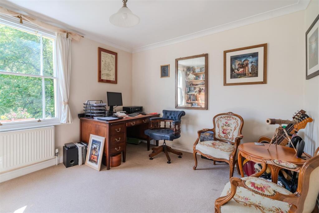 Bedroom4.jpg