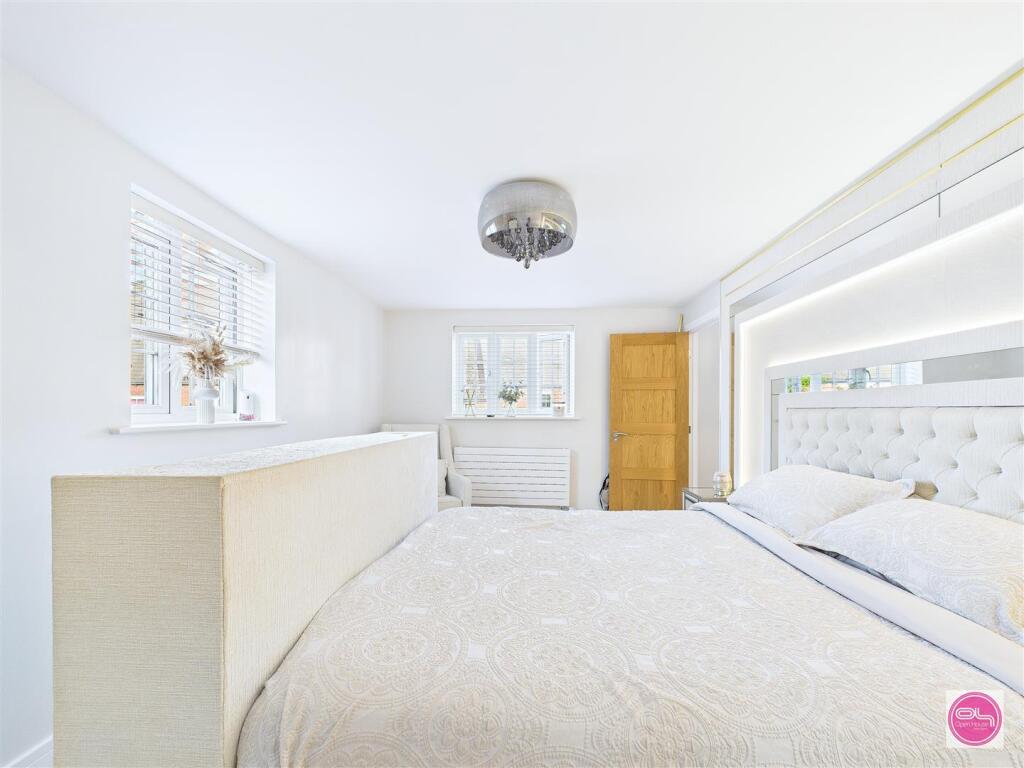 Cranfield Avenue, Church Gresley (25).jpg