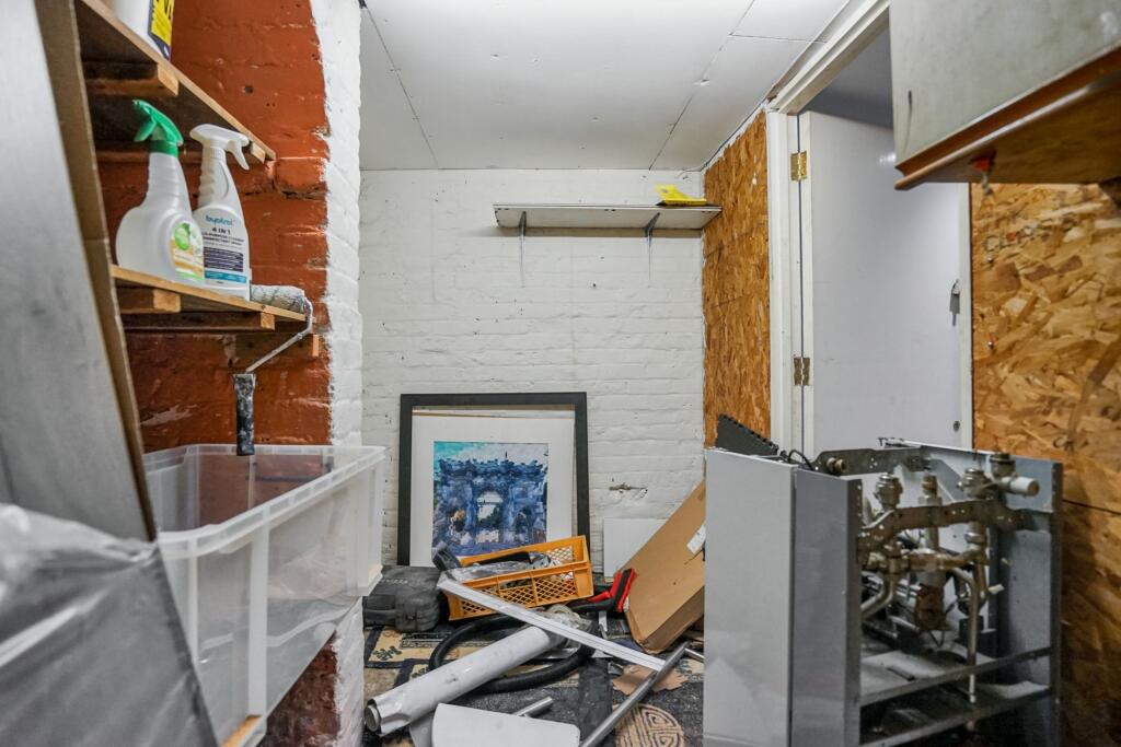 2 East Street, Chatham, Kent, ME4 5NJ