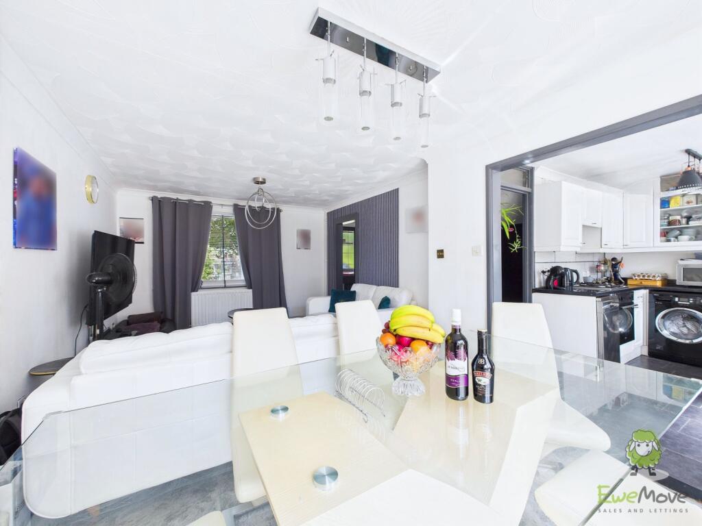 CAM01543G0-PR0137-STILL013