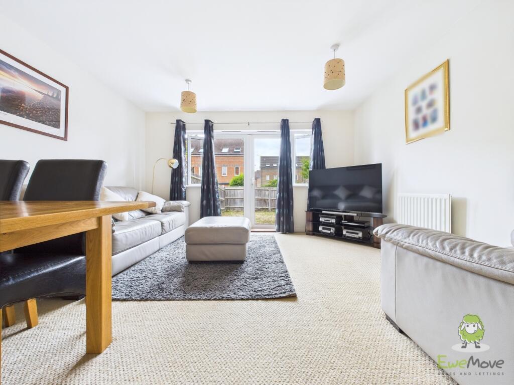 CAM01543G0-PR0144-STILL006