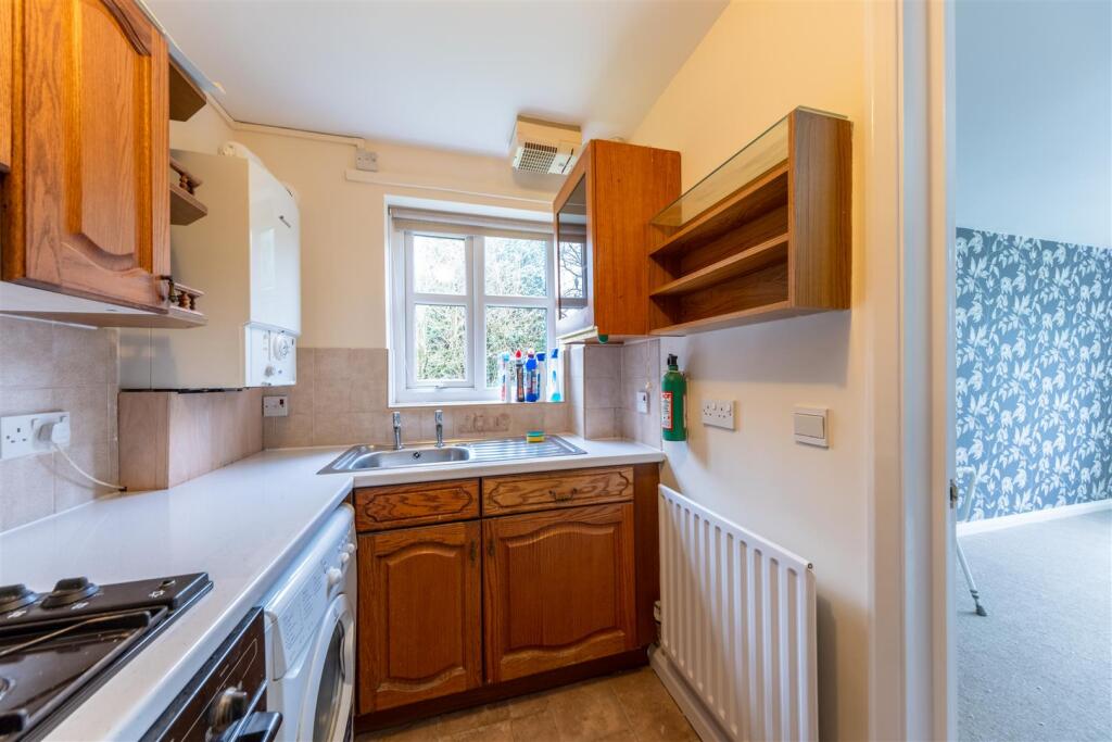 28 Rathbone Park-002.jpg