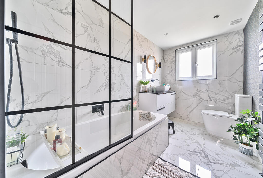 1313549-12-685580...