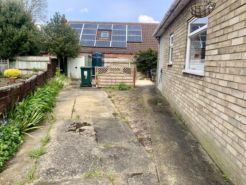 Garden view 4 and drive 