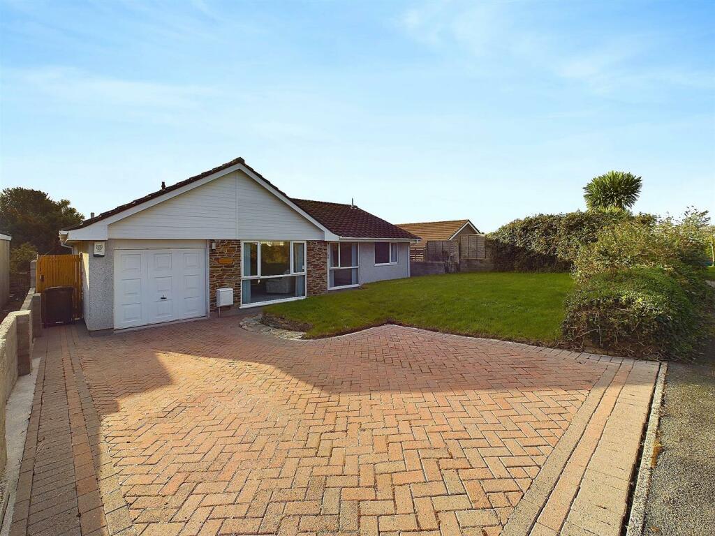 Front of house and driveway